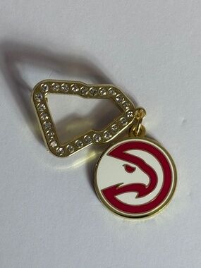 New Era Atlanta Hawks Hat Pin Red Gold Pins Streetwear Hats Brooch